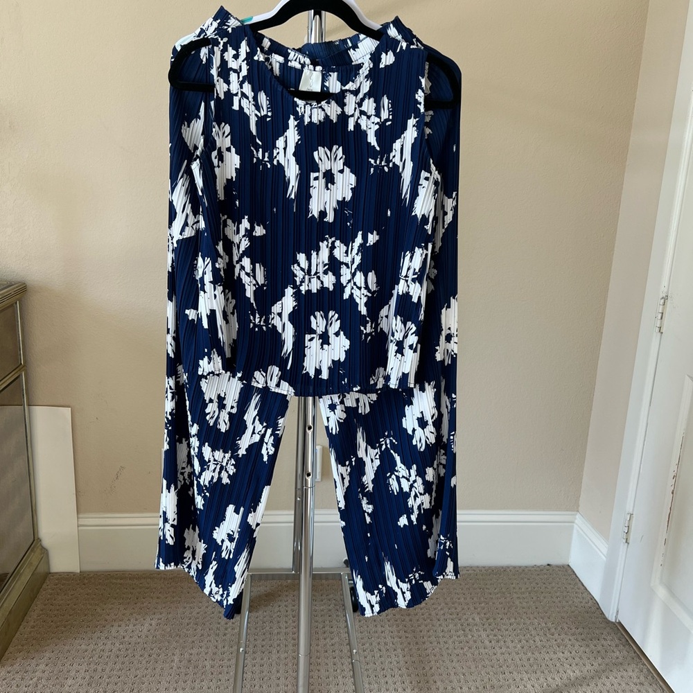 Women's Navy Blue & White Floral Jumpsuit